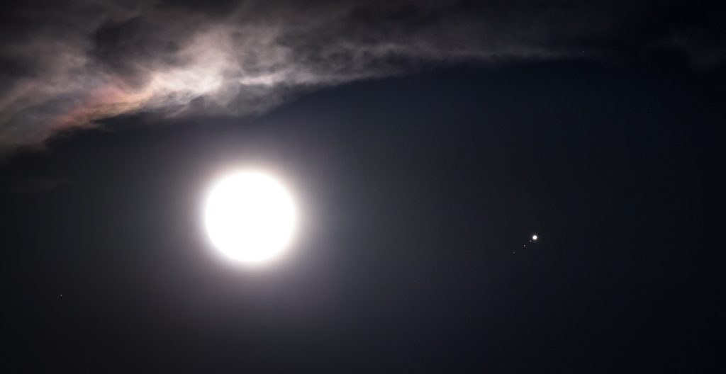 La Lune, Jupiter, Callisto, Ganymède, Io et Jupiter